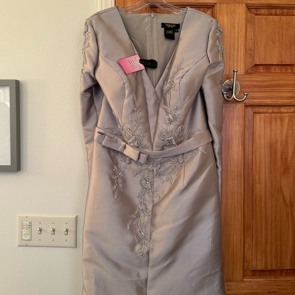 Terani Couture Flutter Satin Embroidered Gown Size 12 NWT - Picture 10 of 11